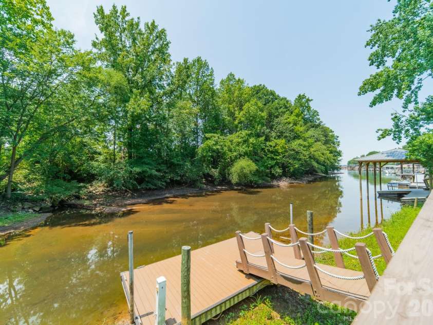 19533 Bustle Road, Cornelius, NC 28031.  MLS# CAR4376698, YatesRealty ID 34088. 