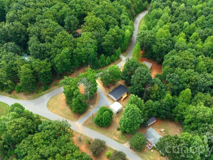 4277 Apex Drive, Maiden, NC 28650.  MLS# CAR4397194, YatesRealty ID 34089. 