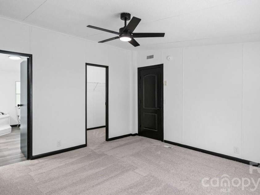 4277 Apex Drive, Maiden, NC 28650.  MLS# CAR4397194, YatesRealty ID 34089. 