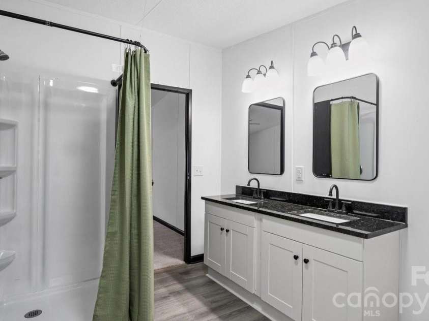 4277 Apex Drive, Maiden, NC 28650.  MLS# CAR4397194, YatesRealty ID 34089. 