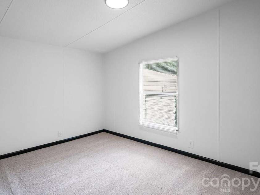 4277 Apex Drive, Maiden, NC 28650.  MLS# CAR4397194, YatesRealty ID 34089. 