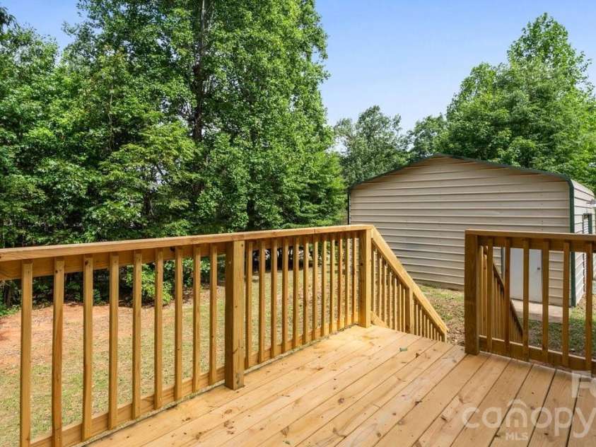 4277 Apex Drive, Maiden, NC 28650.  MLS# CAR4397194, YatesRealty ID 34089. 