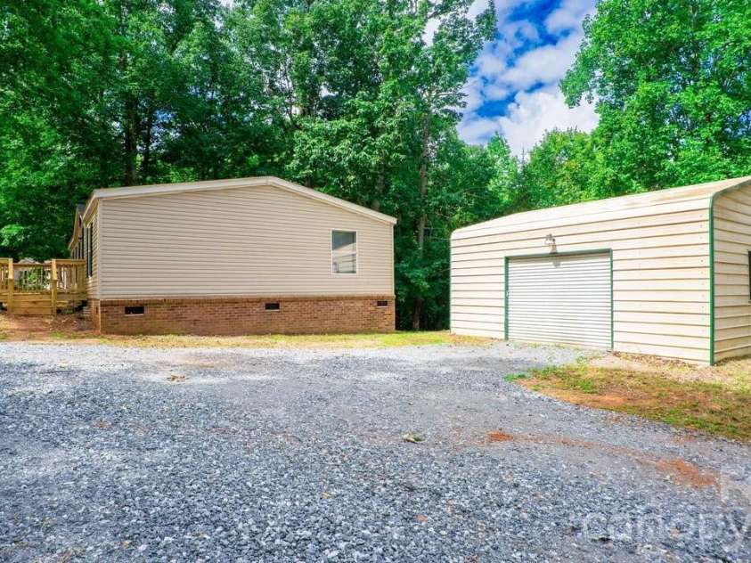 4277 Apex Drive, Maiden, NC 28650.  MLS# CAR4397194, YatesRealty ID 34089. 