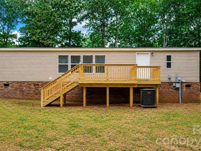 4277 Apex Drive, Maiden, NC 28650.  MLS# CAR4397194, YatesRealty ID 34089. 