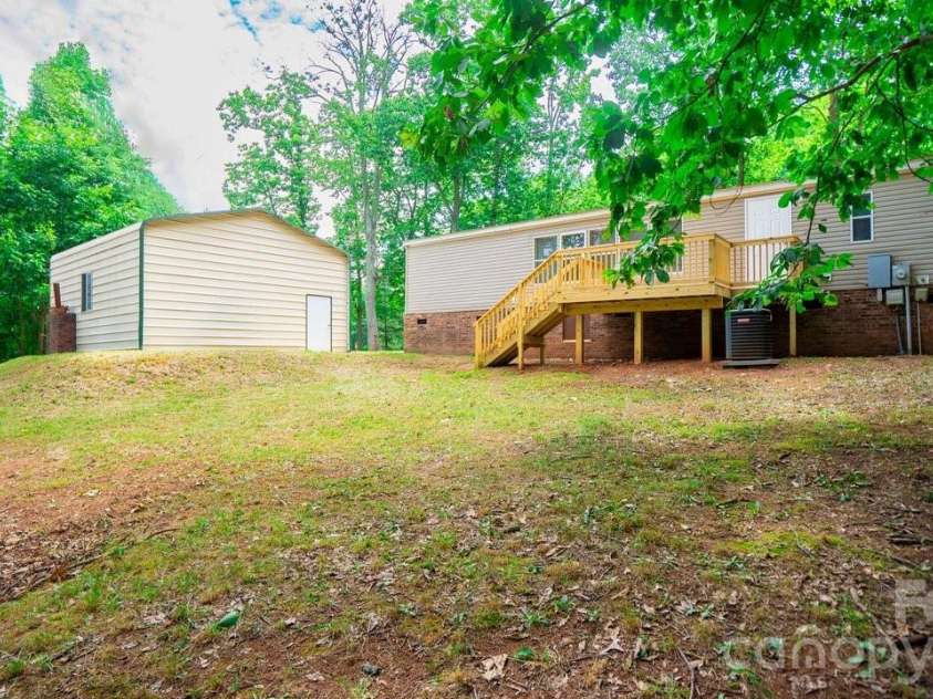 4277 Apex Drive, Maiden, NC 28650.  MLS# CAR4397194, YatesRealty ID 34089. 