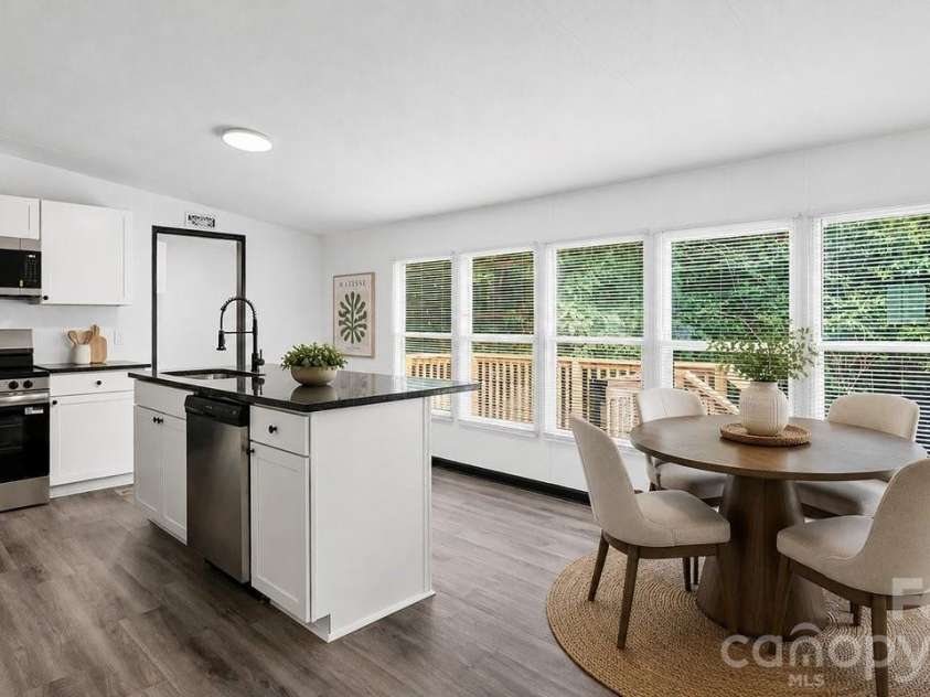 4277 Apex Drive, Maiden, NC 28650.  MLS# CAR4397194, YatesRealty ID 34089. Kitchen/dining