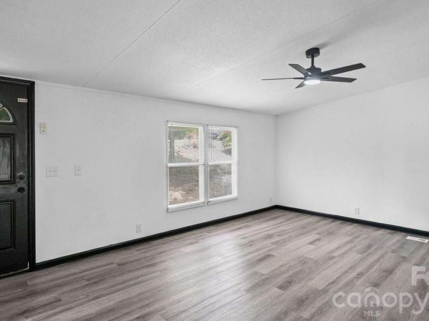 4277 Apex Drive, Maiden, NC 28650.  MLS# CAR4397194, YatesRealty ID 34089. Living Room