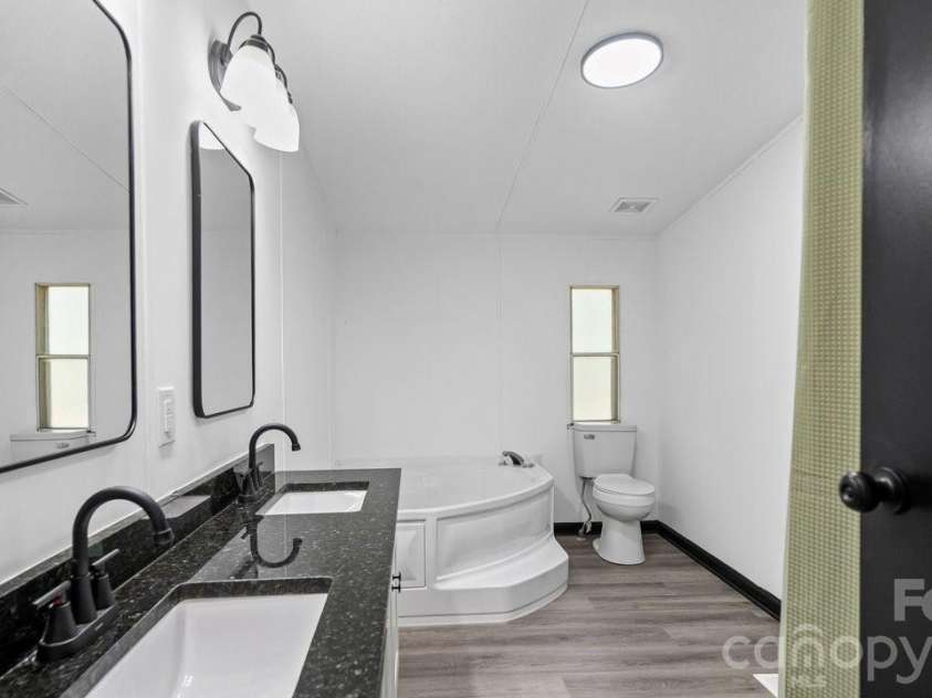 4277 Apex Drive, Maiden, NC 28650.  MLS# CAR4397194, YatesRealty ID 34089. Primary Bathroom