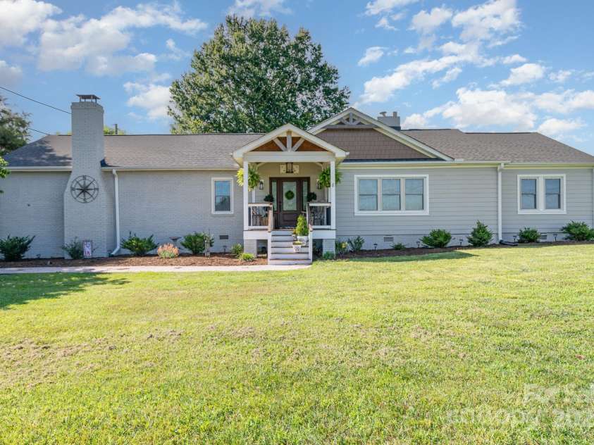 4710 Mooresville Road, Salisbury, NC 28147.  MLS# CAR4278299, YatesRealty ID 3409. 4710 Mooresville Rd - Primary home completely renovated