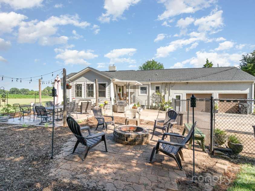 4710 Mooresville Road, Salisbury, NC 28147.  MLS# CAR4278299, YatesRealty ID 3409. 