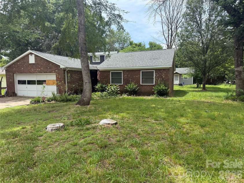 12309 Sherman Drive, Charlotte, NC 28273.  MLS# CAR4398065, YatesRealty ID 34090. 