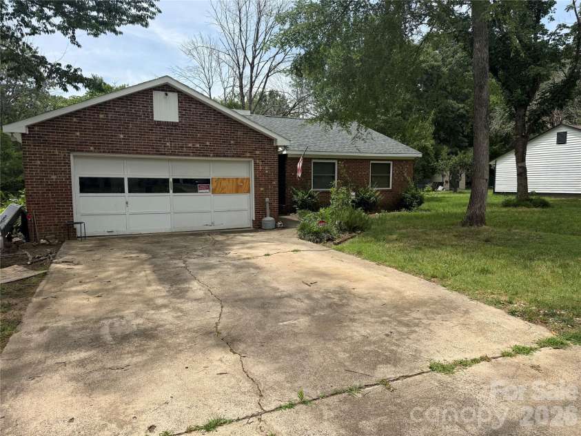 12309 Sherman Drive, Charlotte, NC 28273.  MLS# CAR4398065, YatesRealty ID 34090. 
