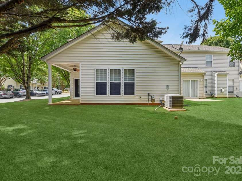 6506 Avonlea Court, Charlotte, NC 28269.  MLS# CAR4295222, YatesRealty ID 34090. 