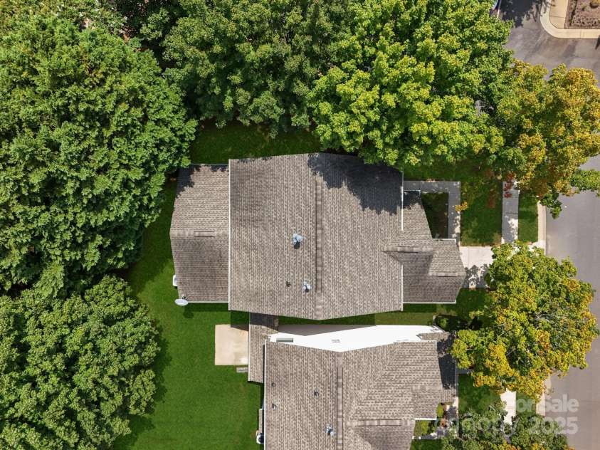 6506 Avonlea Court, Charlotte, NC 28269.  MLS# CAR4295222, YatesRealty ID 34090. 