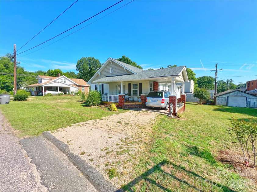 108 Snipe Street, Kannapolis, NC 28081.  MLS# CAR4398594, YatesRealty ID 34091. 