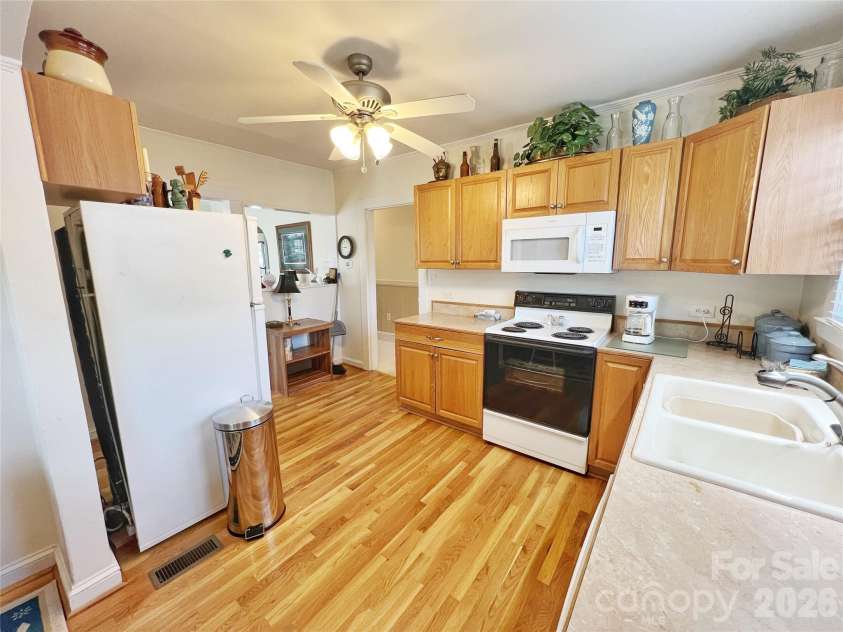 108 Snipe Street, Kannapolis, NC 28081.  MLS# CAR4398594, YatesRealty ID 34091. 