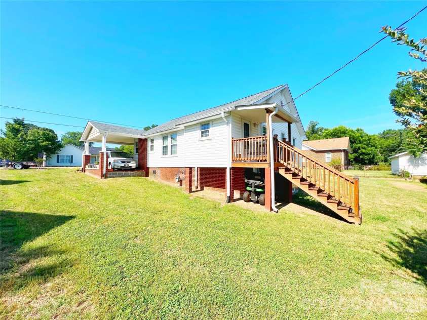 108 Snipe Street, Kannapolis, NC 28081.  MLS# CAR4398594, YatesRealty ID 34091. 