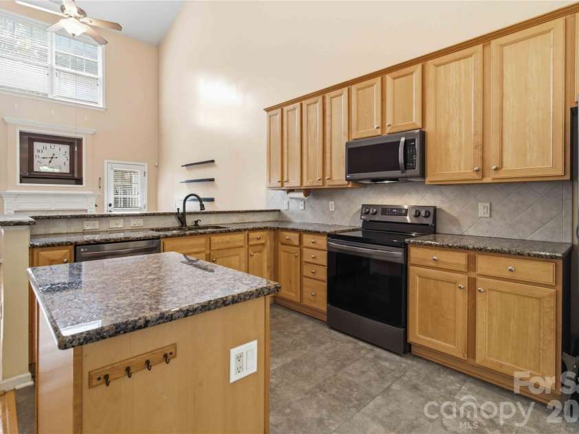 742 Winding Way, Rock Hill, SC 29732.  MLS# CAR4395092, YatesRealty ID 34093. 