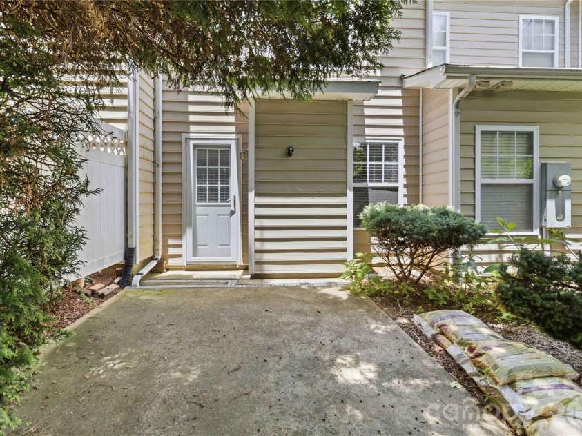 742 Winding Way, Rock Hill, SC 29732.  MLS# CAR4395092, YatesRealty ID 34093. 