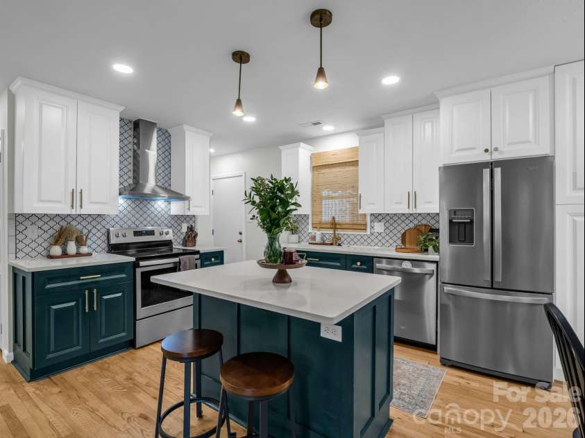 14 Penelope Street, Black Mountain, NC 28711.  MLS# CAR4394587, YatesRealty ID 34094. 