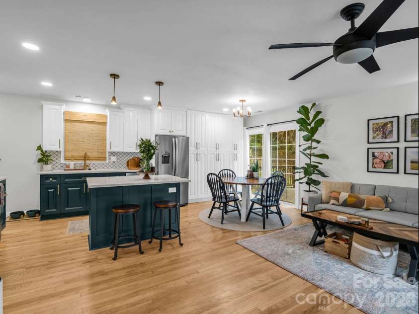14 Penelope Street, Black Mountain, NC 28711.  MLS# CAR4394587, YatesRealty ID 34094. 