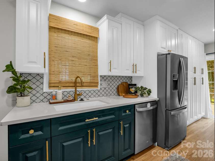 14 Penelope Street, Black Mountain, NC 28711.  MLS# CAR4394587, YatesRealty ID 34094. 