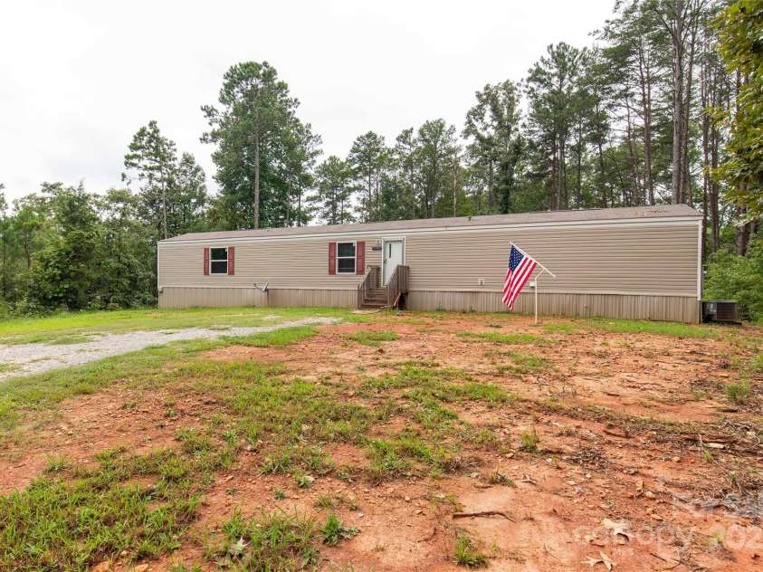 8115 Oaktree Street, Sharon, SC 29742.  MLS# CAR4295472, YatesRealty ID 34095. 