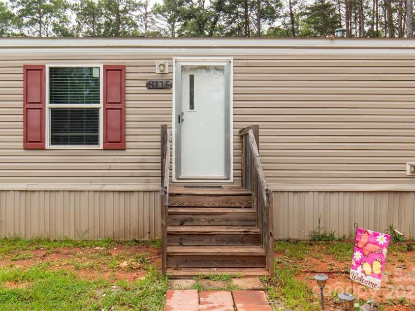 8115 Oaktree Street, Sharon, SC 29742.  MLS# CAR4295472, YatesRealty ID 34095. 