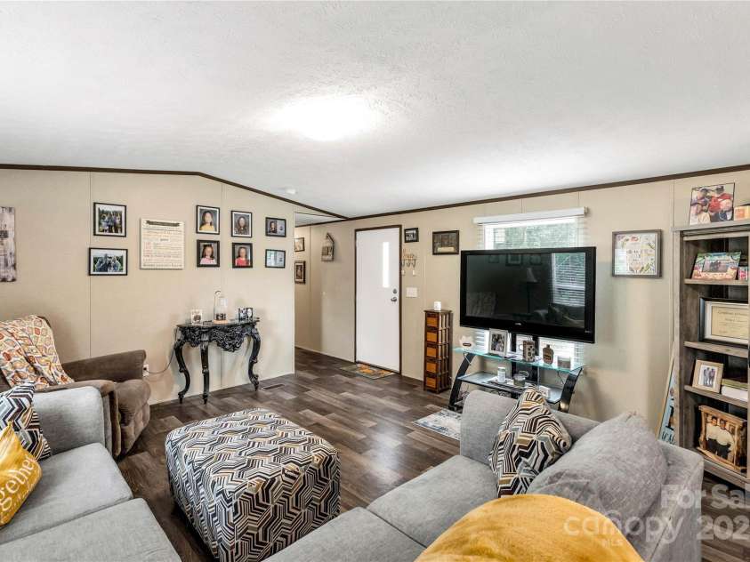 8115 Oaktree Street, Sharon, SC 29742.  MLS# CAR4295472, YatesRealty ID 34095. 