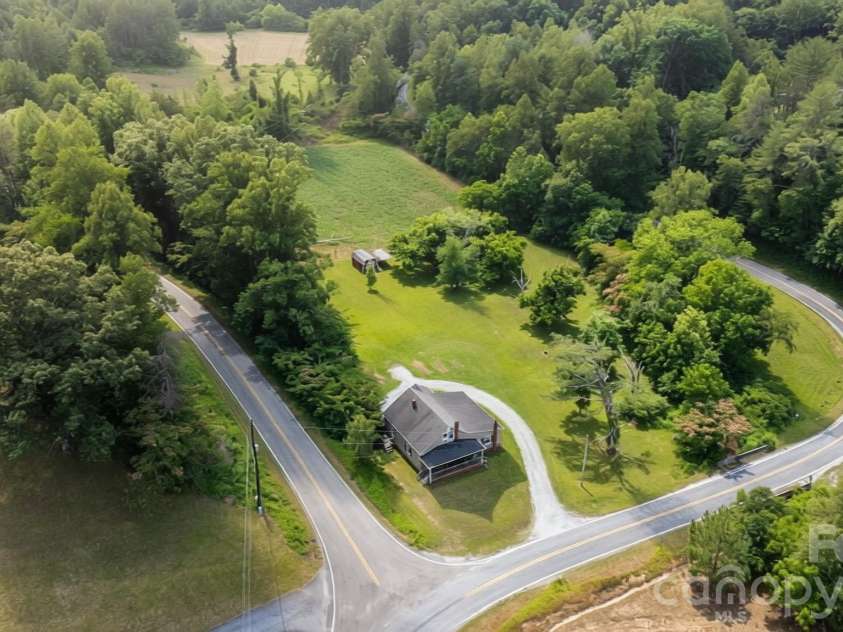 2970 Zacks Fork Road, Lenoir, NC 28645.  MLS# CAR4383651, YatesRealty ID 34099. 