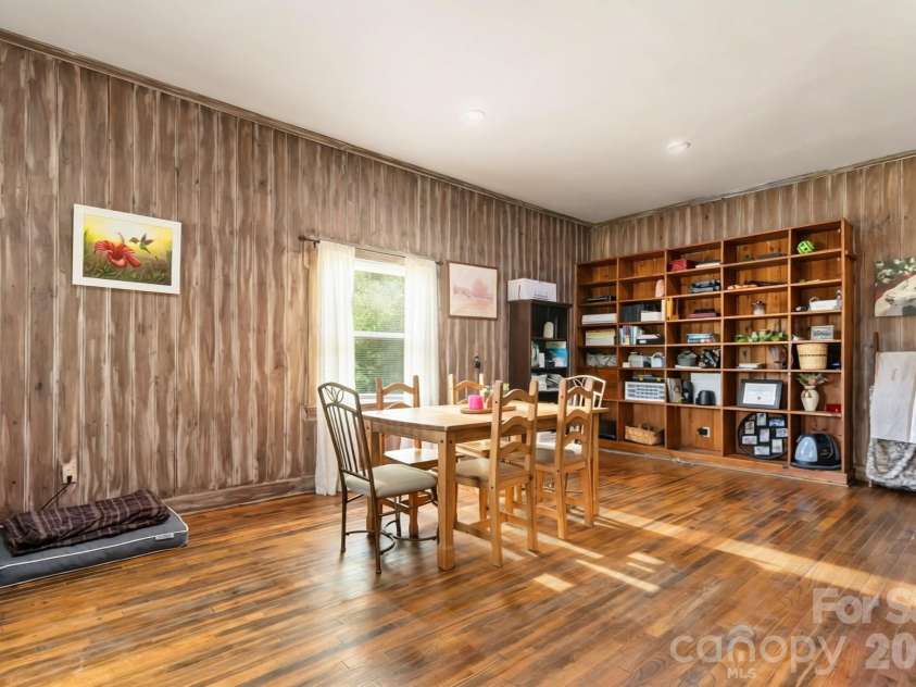 2970 Zacks Fork Road, Lenoir, NC 28645.  MLS# CAR4383651, YatesRealty ID 34099. 