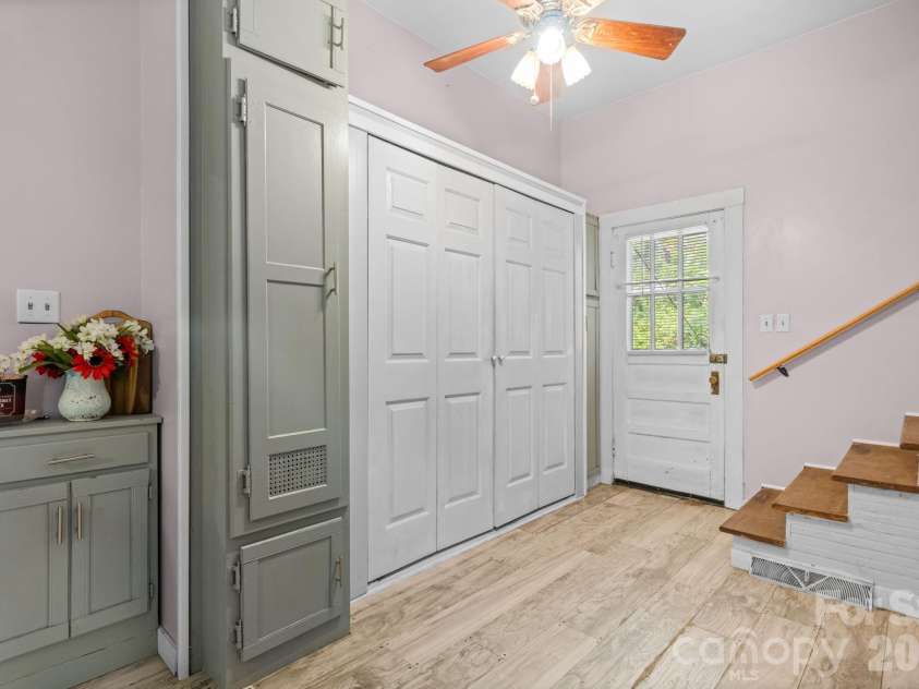 2970 Zacks Fork Road, Lenoir, NC 28645.  MLS# CAR4383651, YatesRealty ID 34099. 