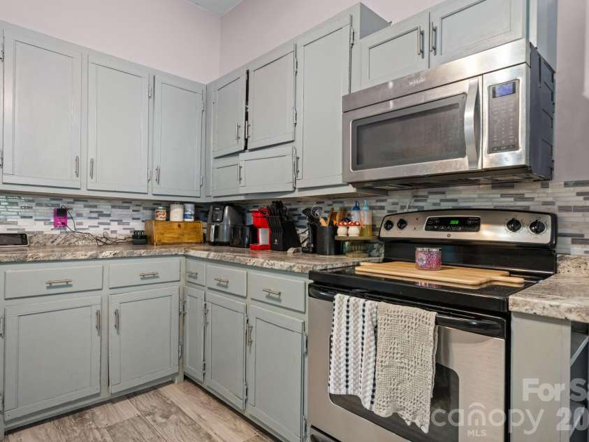 2970 Zacks Fork Road, Lenoir, NC 28645.  MLS# CAR4383651, YatesRealty ID 34099. 