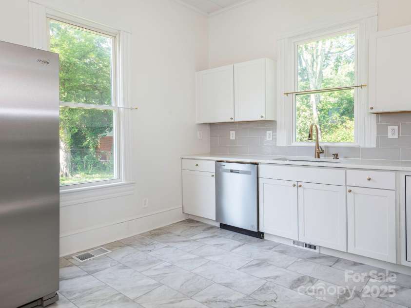 110 College Street, Marshville, NC 28103.  MLS# CAR4273371, YatesRealty ID 341. Kitchen