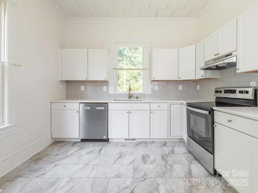 110 College Street, Marshville, NC 28103.  MLS# CAR4273371, YatesRealty ID 341. Kitchen