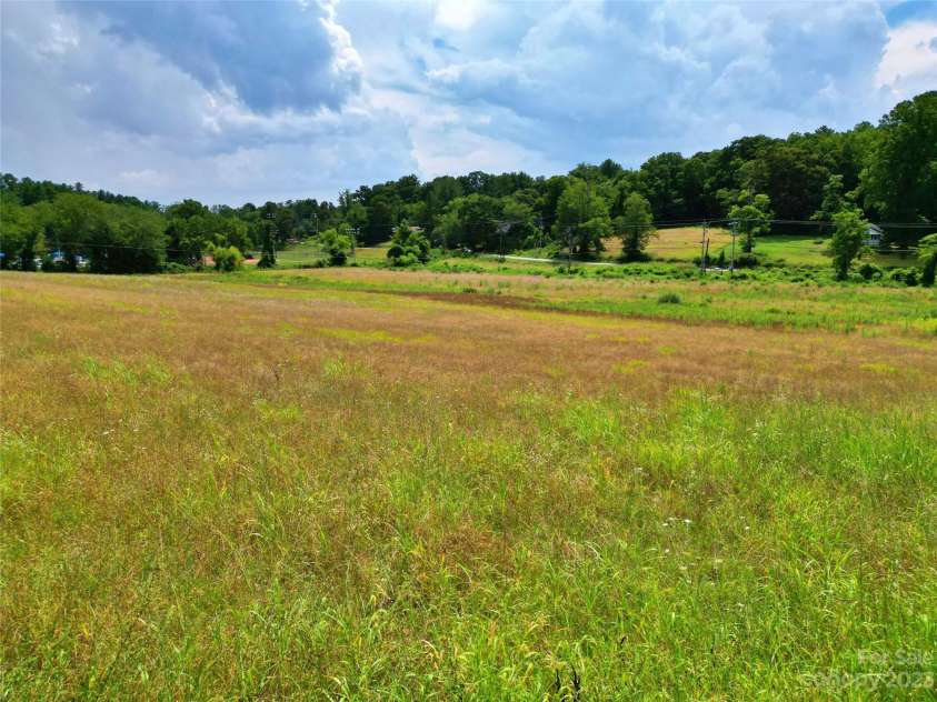 767 New Haw Creek Road, Asheville, NC 28805.  MLS# CAR4054085, YatesRealty ID 341. 