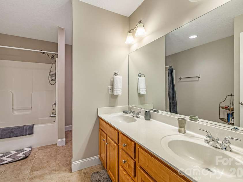 79 Bear Creek Hills Drive, Leicester, NC 28748.  MLS# CAR4338614, YatesRealty ID 3410. 