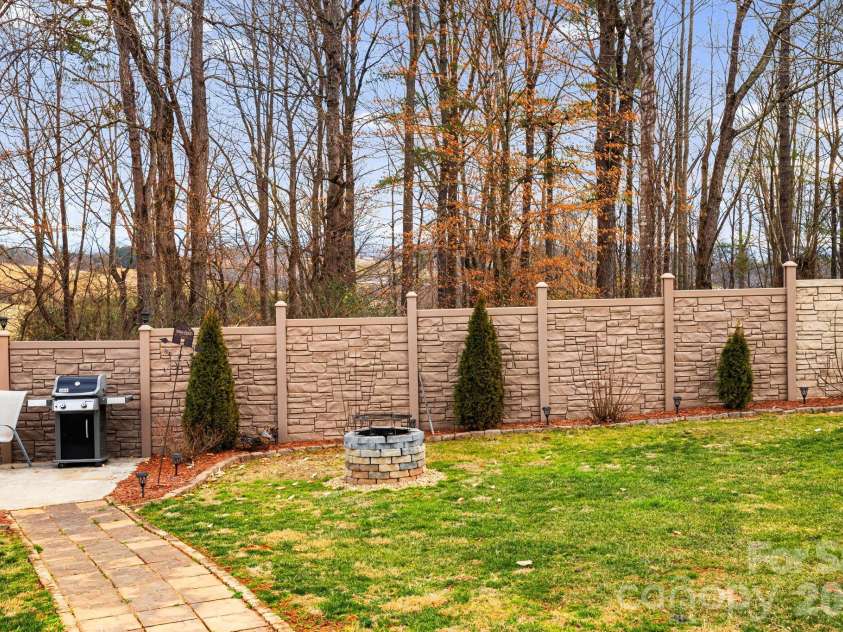 79 Bear Creek Hills Drive, Leicester, NC 28748.  MLS# CAR4338614, YatesRealty ID 3410. 