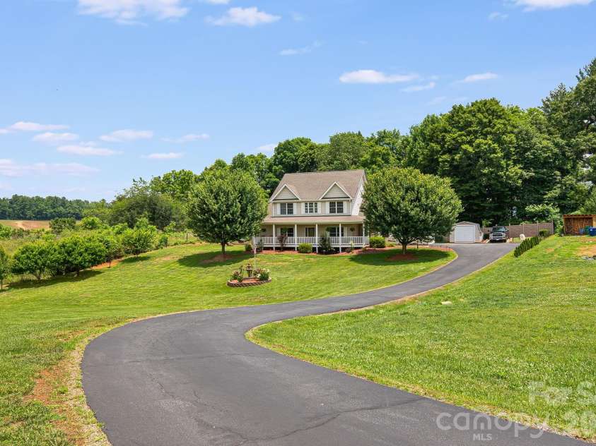 79 Bear Creek Hills Drive, Leicester, NC 28748.  MLS# CAR4338614, YatesRealty ID 3410. 