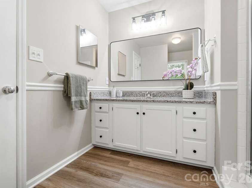 730 Fredricksburg Road, Matthews, NC 28105.  MLS# CAR4396481, YatesRealty ID 34100. 