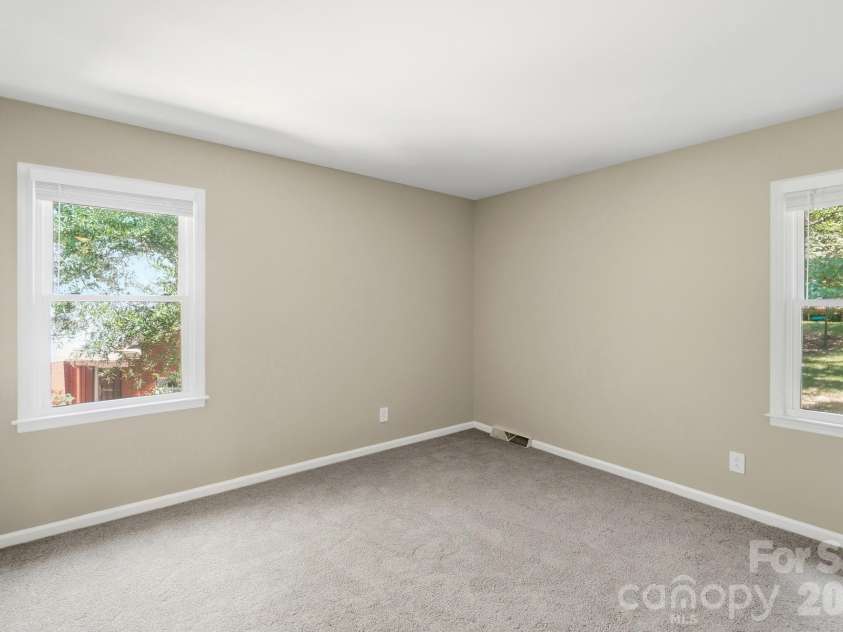 730 Fredricksburg Road, Matthews, NC 28105.  MLS# CAR4396481, YatesRealty ID 34100. 