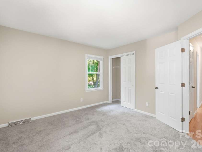 730 Fredricksburg Road, Matthews, NC 28105.  MLS# CAR4396481, YatesRealty ID 34100. 