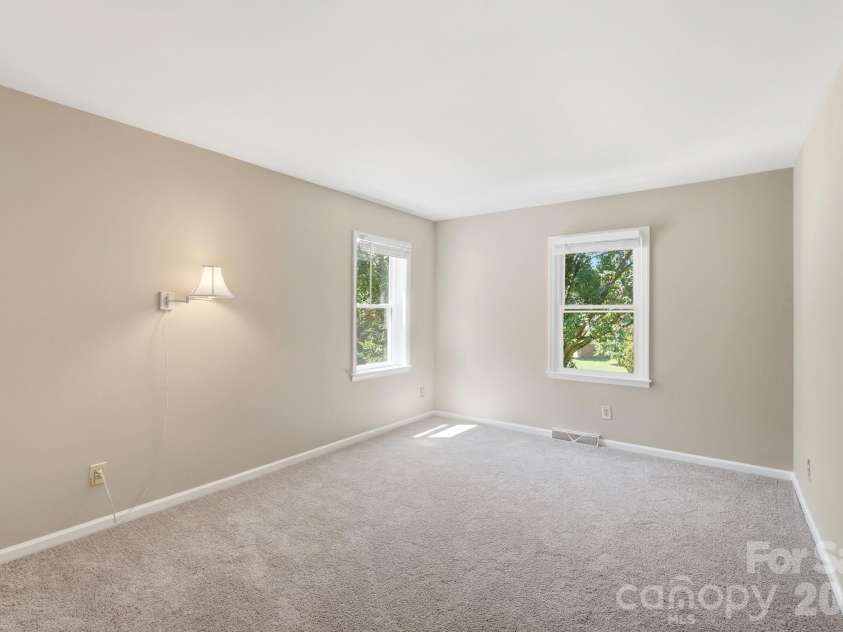 730 Fredricksburg Road, Matthews, NC 28105.  MLS# CAR4396481, YatesRealty ID 34100. 