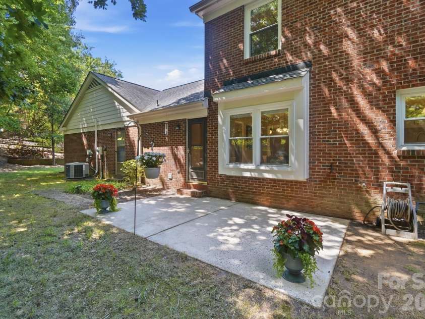 730 Fredricksburg Road, Matthews, NC 28105.  MLS# CAR4396481, YatesRealty ID 34100. 