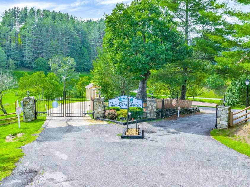 637 River Country Road, Piney Creek, NC 28663.  MLS# CAR4295284, YatesRealty ID 34101. 