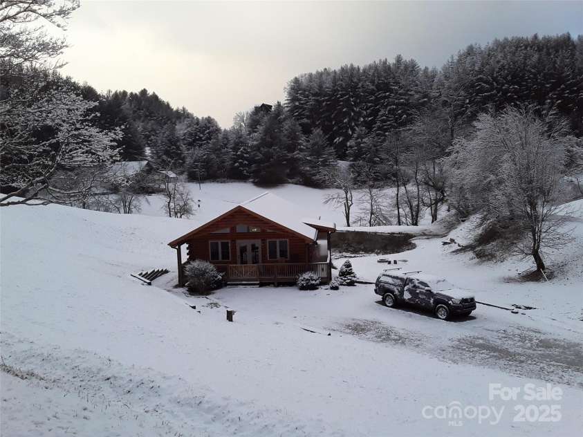 637 River Country Road, Piney Creek, NC 28663.  MLS# CAR4295284, YatesRealty ID 34101. 