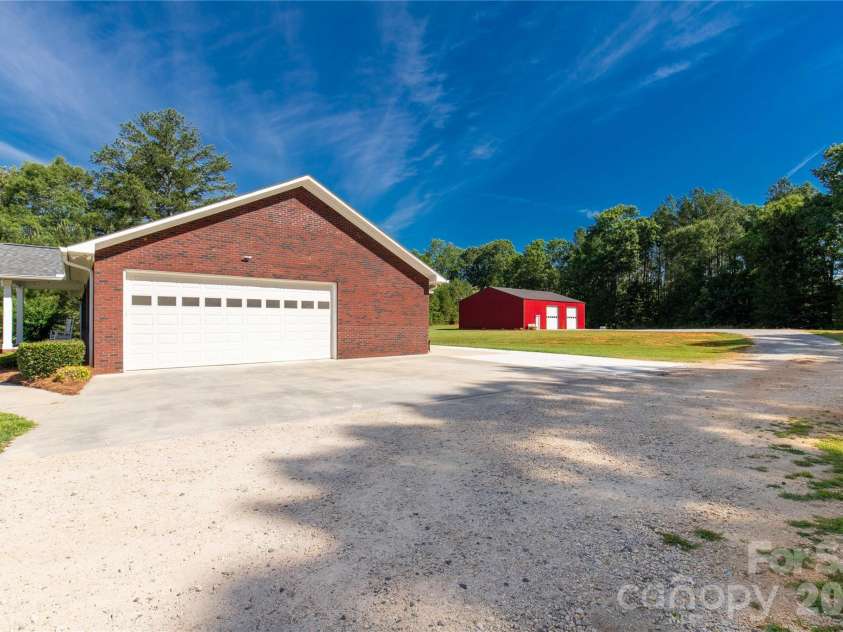 1962 Robin Drive, Lancaster, SC 29720.  MLS# CAR4395844, YatesRealty ID 34102. 
