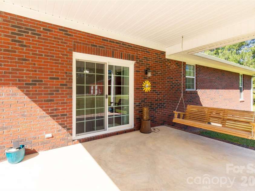 1962 Robin Drive, Lancaster, SC 29720.  MLS# CAR4395844, YatesRealty ID 34102. 