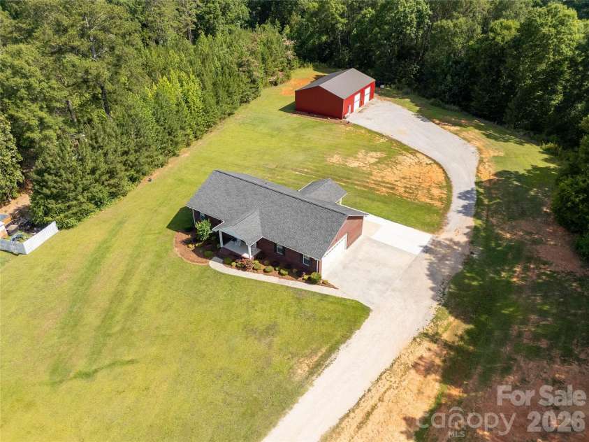 1962 Robin Drive, Lancaster, SC 29720.  MLS# CAR4395844, YatesRealty ID 34102. 