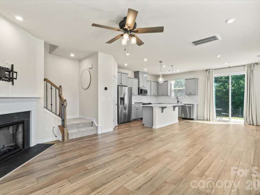 4529 Iron Oak Lane, Charlotte, NC 28269.  MLS# CAR4384034, YatesRealty ID 34105. 